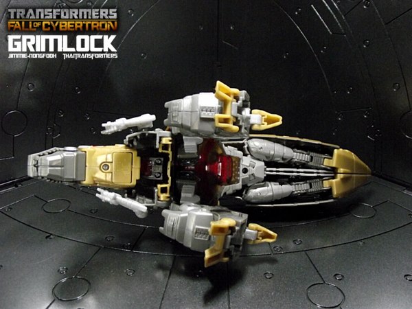 Transformers Generataion Fall Of Cybertron Grimlock In Hand Image  (16 of 16)